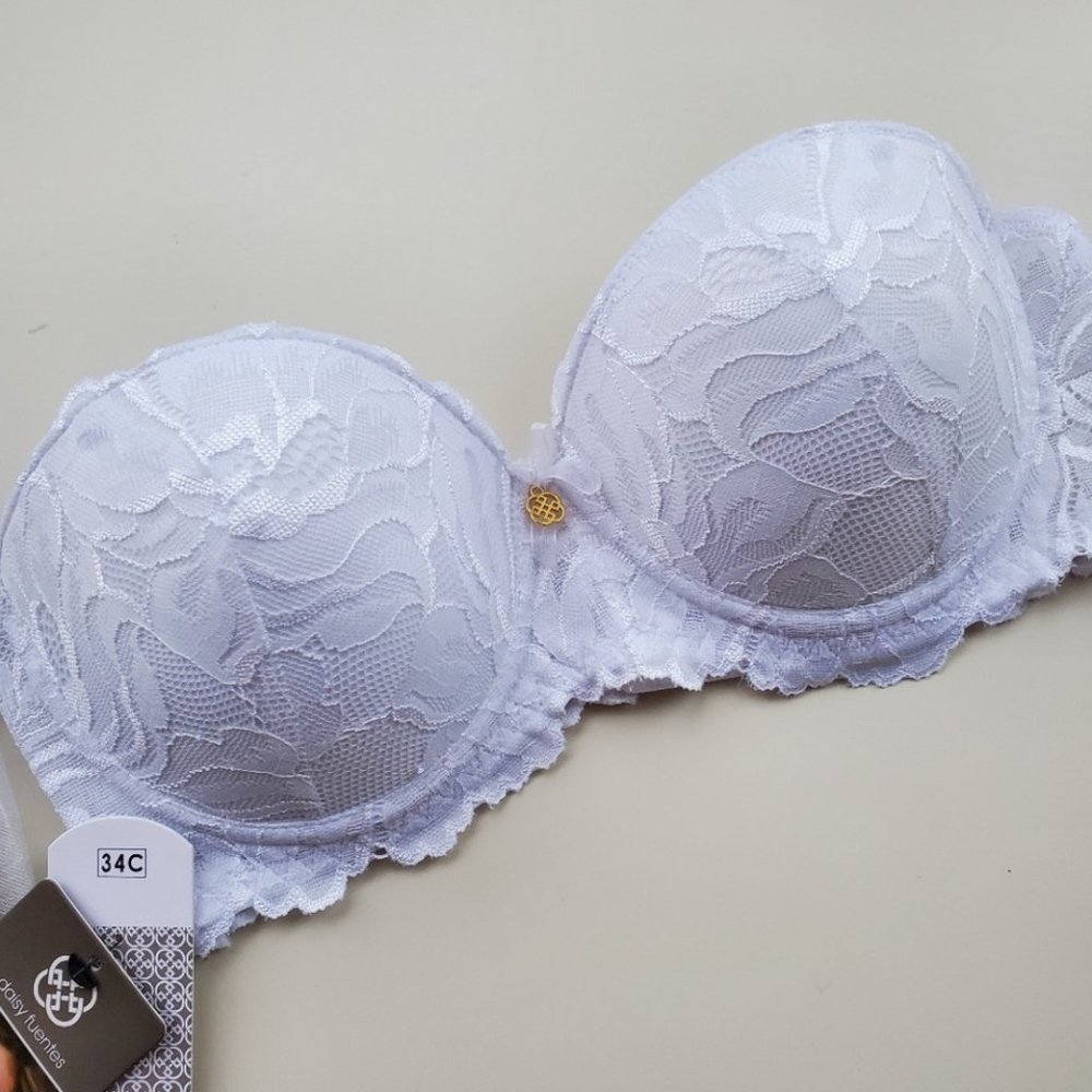 White lace convertible bra with straps New with Tags